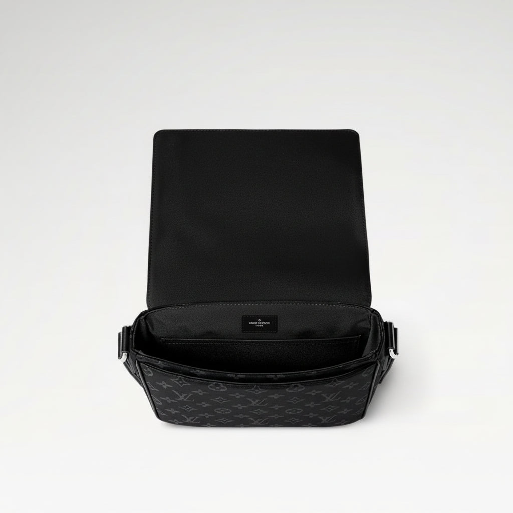 Louis Vuitton District PM